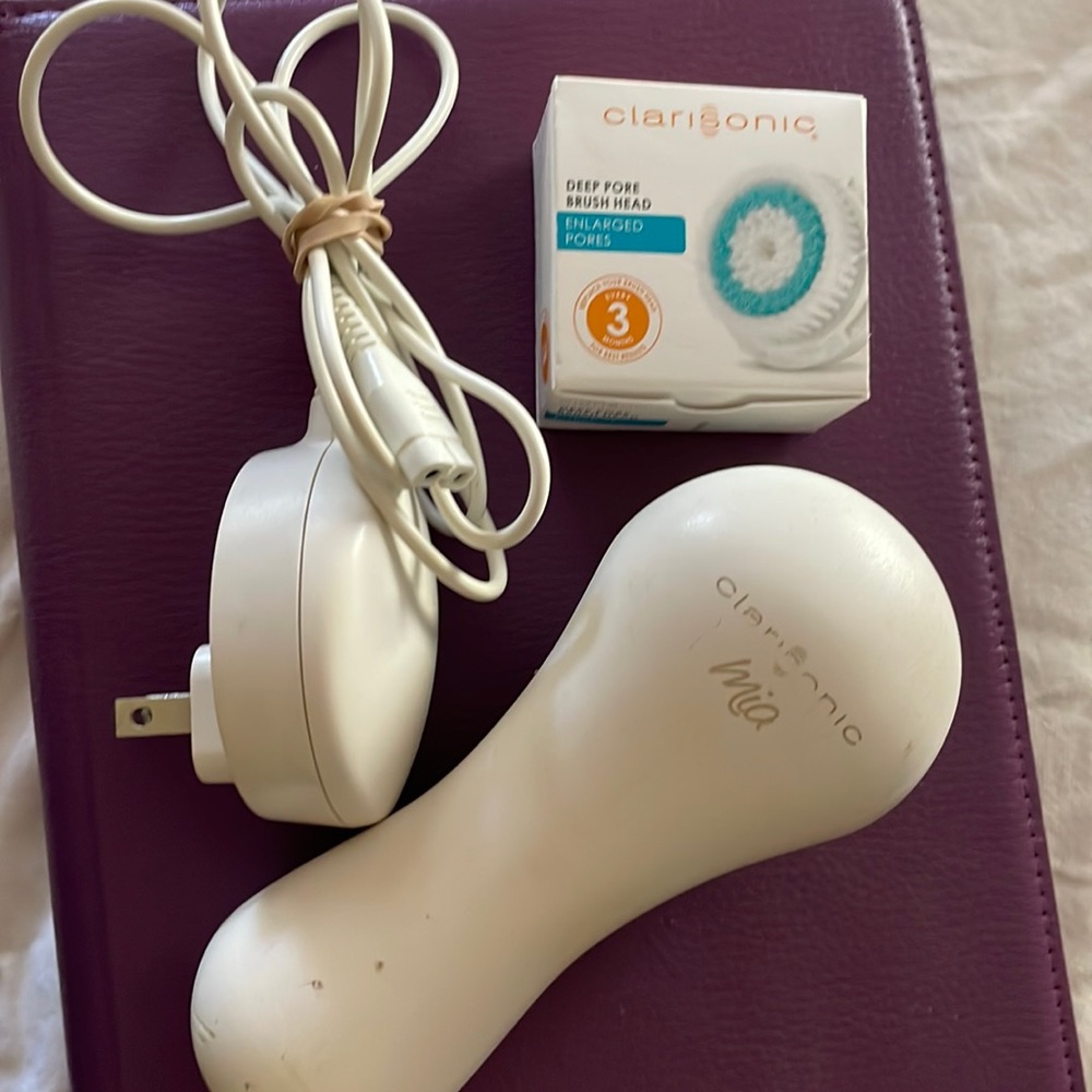 Clarisonic Mia with Ne Deep Pore Brush Head